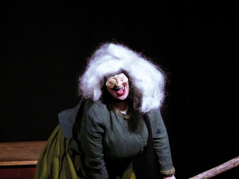 theater am barg/Christiane Hess: Götter, Glocken, Gläubige
